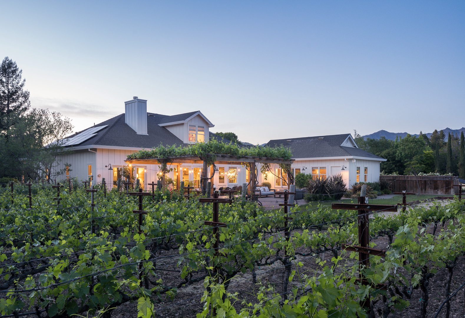 Sonoma County Vacation Rental: Vineyard Farmhouse